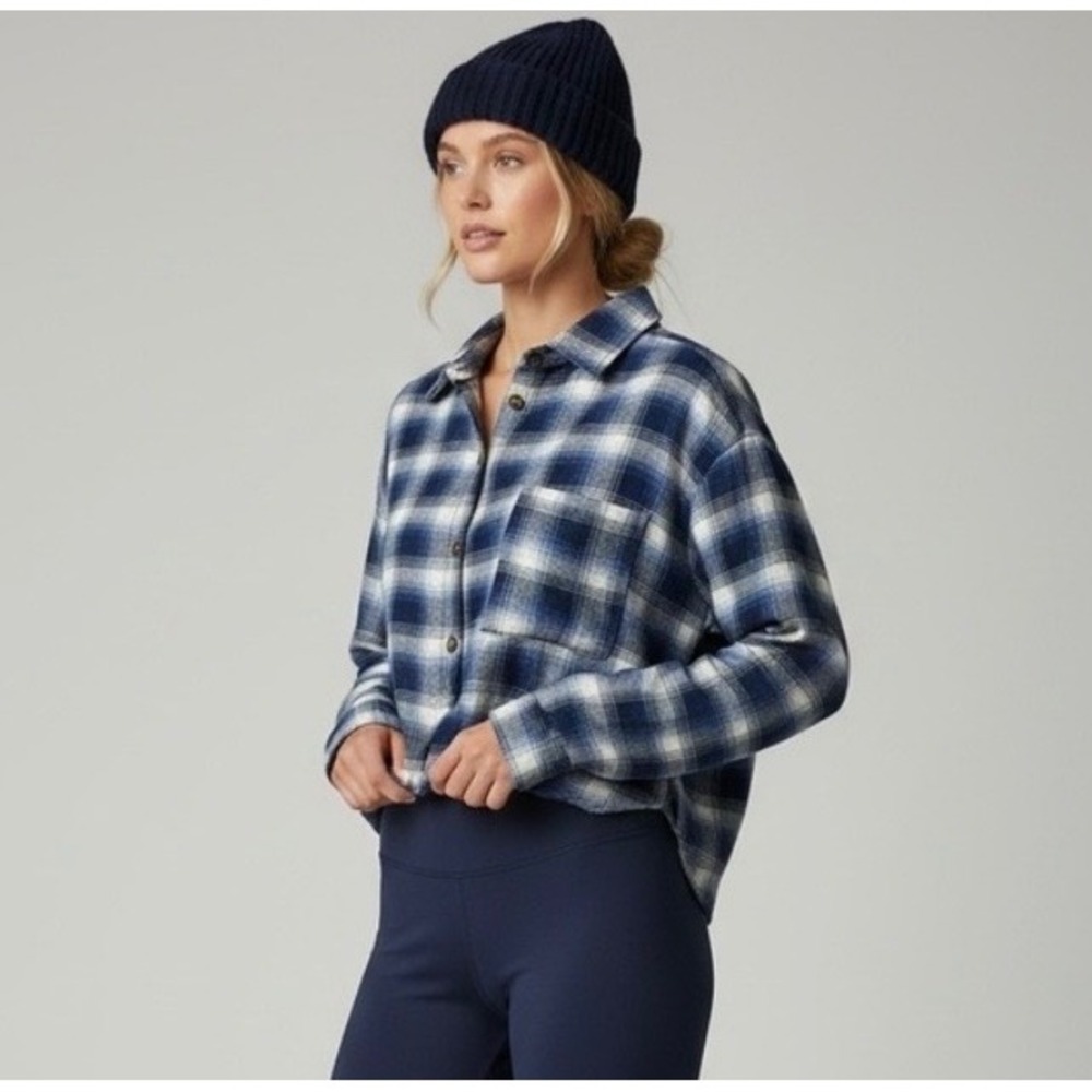 Hollister Blue White Plaid Cropped Flannel Shirt Size Medium‎ Tops Blue